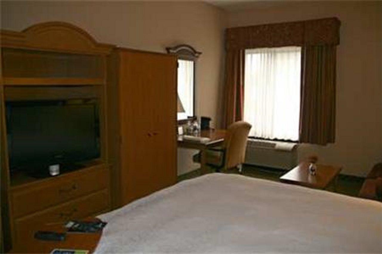 Hampton Inn Eau Claire Exterior foto